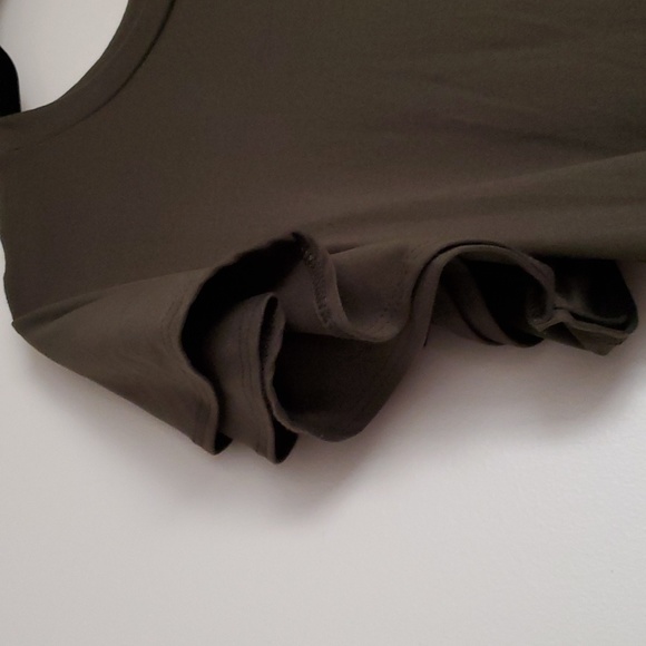 *NWT* olive green flutter sleeves top - Picture 4 of 13